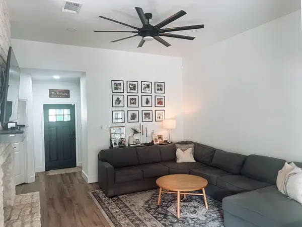 1000 Blue Bird CT, Round Rock, TX 78681