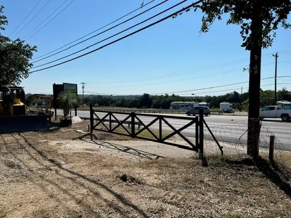 9114 290 W HWY, Austin, TX 78736
