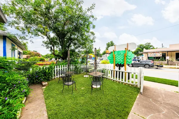 2032 E Cesar Chavez ST, Austin, TX 78702