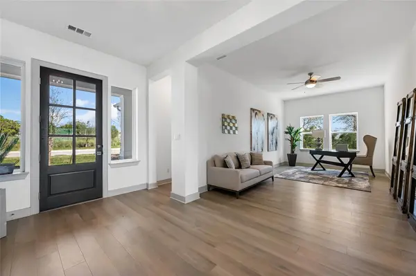 298 Smoke Tree CIR, Dripping Springs, TX 78620