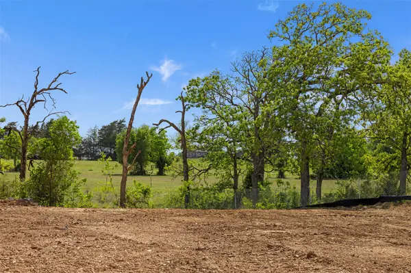 1010 E Industry ST, Giddings, TX 78942