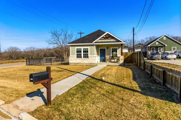 226 Spruce Ave, Luling, TX 78648