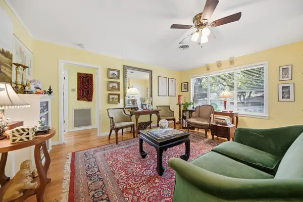 1703 S Day ST, Brenham, TX 77833