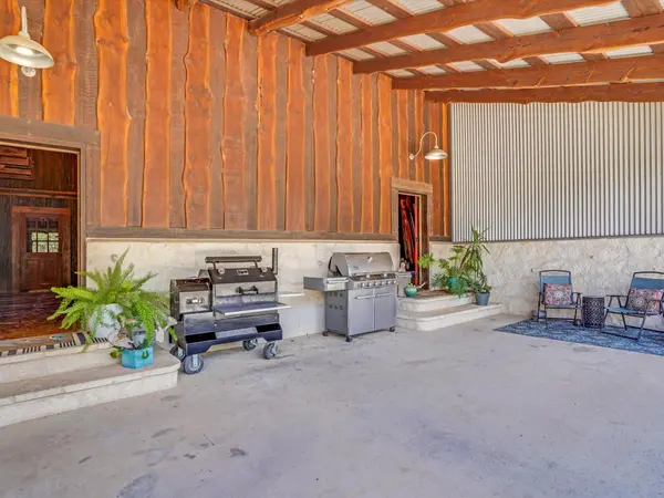 453 LONE MAN MOUNTAIN RD, Wimberley, TX 78676