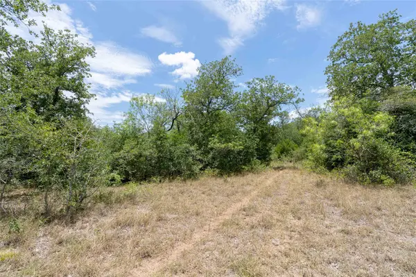 000 FM 671, Luling, TX 78648