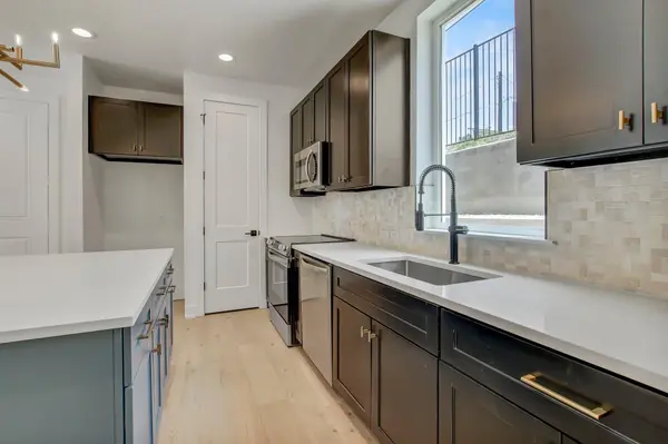 4127 E 12th ST #8, Austin, TX 78721