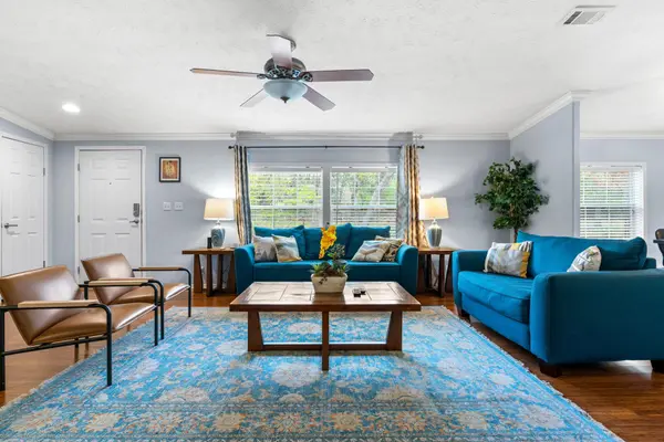 2023 Harmon Hills RD, Dripping Springs, TX 78620