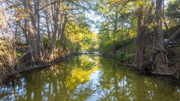 358 Cornelius RD, Utopia, TX 78885