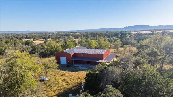 358 Cornelius RD, Utopia, TX 78885