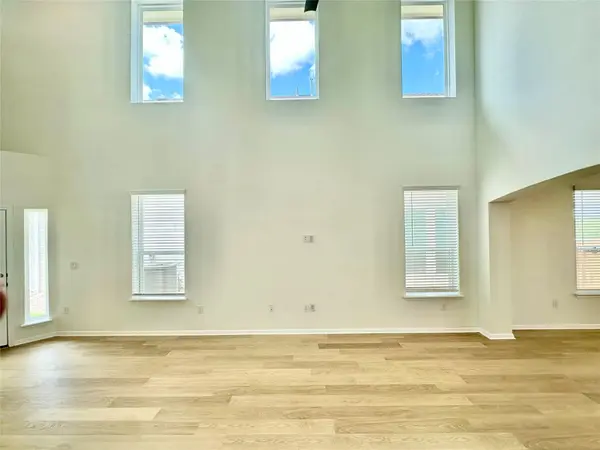 404 Young ST, Buda, TX 78610