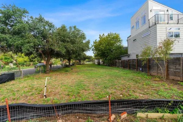 1800 E Martin Luther King Jr BLVD, Austin, TX 78702