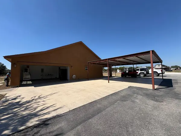 10817 County Road 272, Bertram, TX 78605