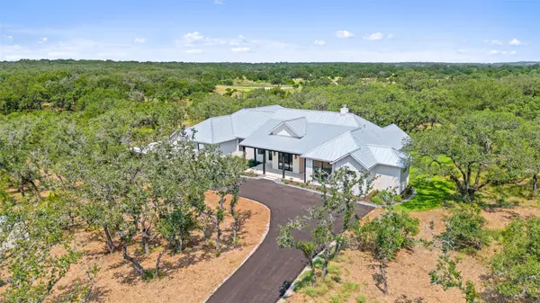 172 Crooked Creek CT, Johnson City, TX 78636