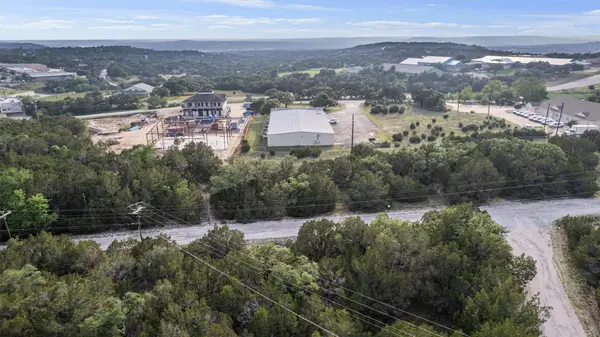 8106 Arapaho TRL, Lago Vista, TX 78645