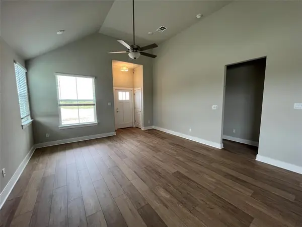 221 Pinnacle LN, Kyle, TX 78640