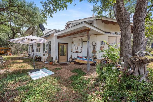 501 Limestone LN, Driftwood, TX 78619