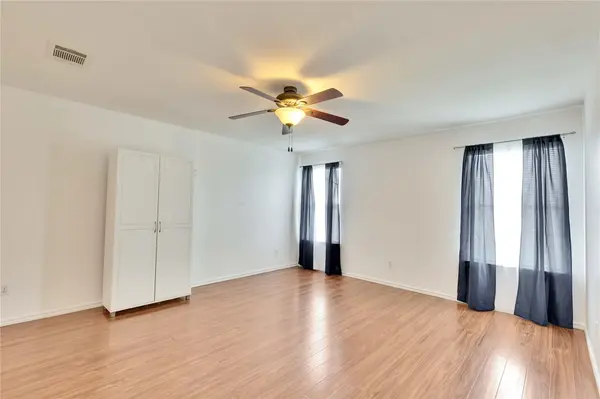 117 Gillespie LN, Elgin, TX 78621