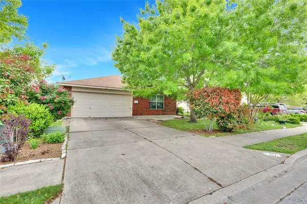 117 Gillespie LN, Elgin, TX 78621