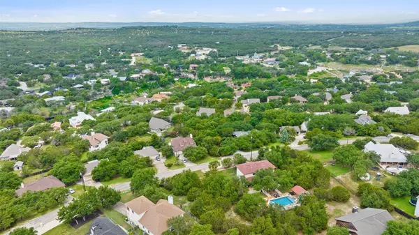 109 Cowal DR N, Spicewood, TX 78669