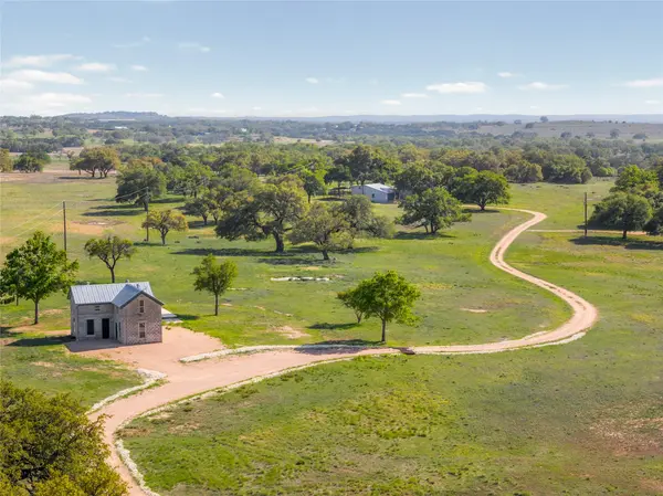 9695 W US 290 HWY, Hye, TX 78635