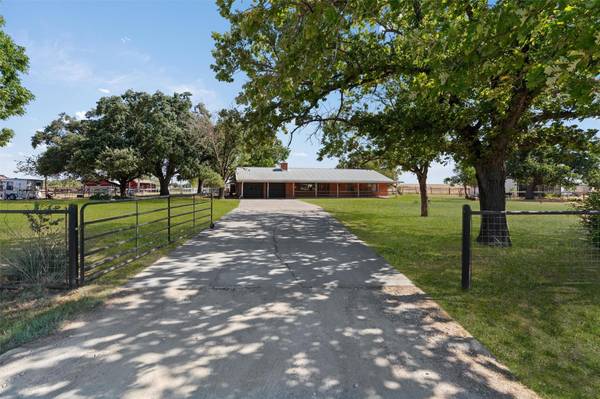 323 County Road 450, Thorndale, TX 76577