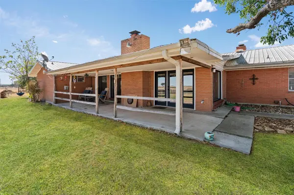 323 County Road 450, Thorndale, TX 76577