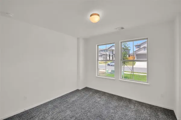 133 Woods Edge LN, Georgetown, TX 78628