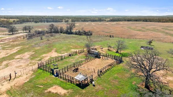 950 S Fm 486, Thorndale, TX 76577