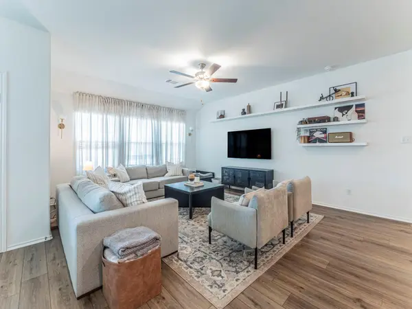 524 Sebring CIR, Hutto, TX 78634
