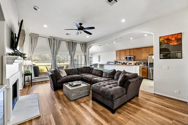 20404 Farm Pond LN, Pflugerville, TX 78660