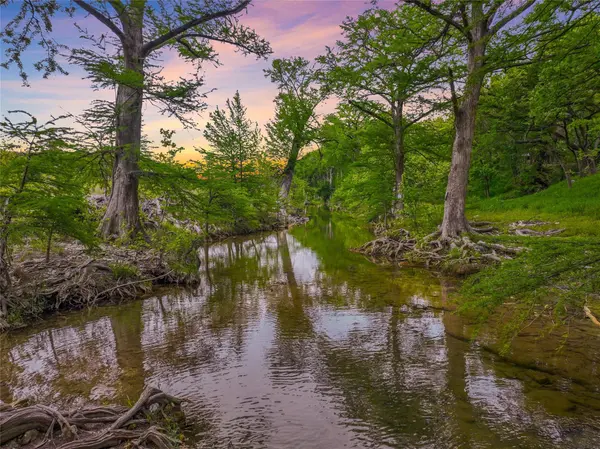 400 E BLANCO BEND RD, Wimberley, TX 78676