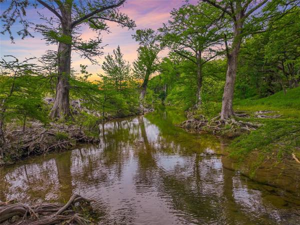 400 E BLANCO BEND RD, Wimberley, TX 78676