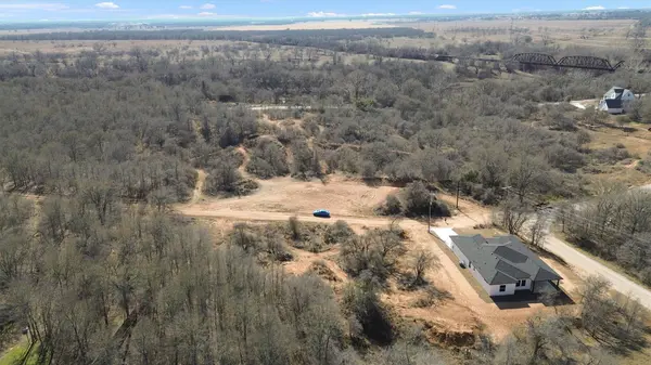 316 Kahana LN, Bastrop, TX 78602