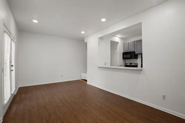 914 W 22nd 1/2 ST #304, Austin, TX 78705
