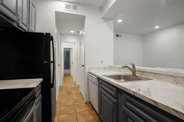 914 W 22nd 1/2 ST #304, Austin, TX 78705