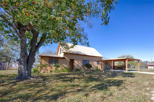 602 E Post Office ST, Weimar, TX 78962