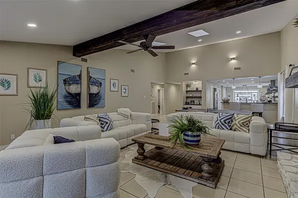 103 Oasis ST #A, Horseshoe Bay, TX 78657