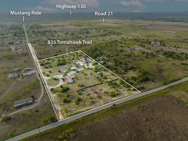 835 Tomahawk TRL, Dale, TX 78616