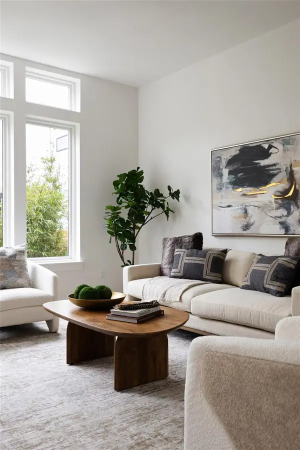 900 S 2nd ST #20, Austin, TX 78704