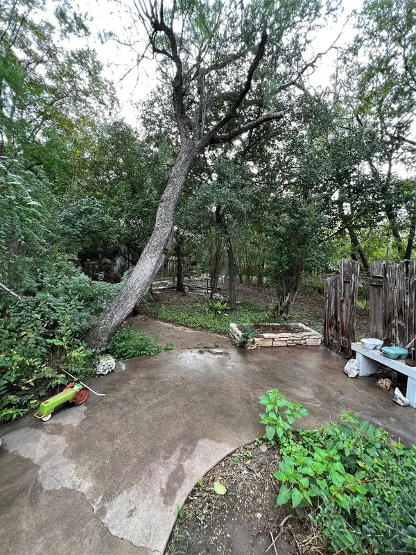 905 Neans DR, Austin, TX 78758