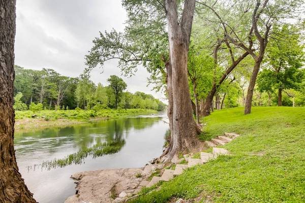1390 Ervendberg, New Braunfels, TX 78130
