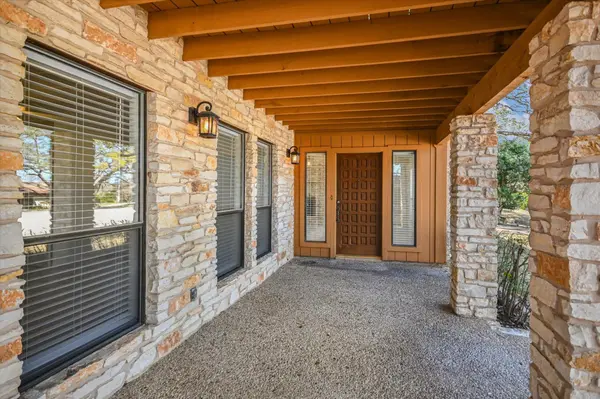 105 CRESCENT BLF, Austin, TX 78734