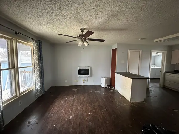102 W Mesquite ST #B, Granger, TX 76530