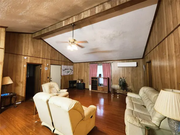 125 Hunters DR, Trinity, TX 75862