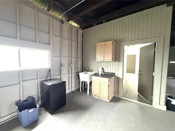 1541 E Pierce ST, Luling, TX 78648