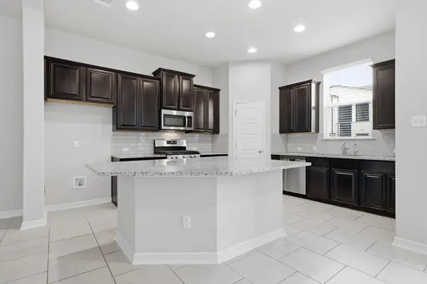 2210 Dillon Pond LN #B, Pflugerville, TX 78660