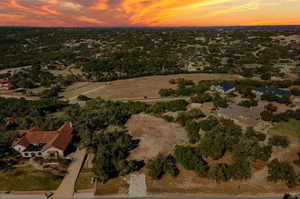 736 Covered Bridge DR, Driftwood, TX 78619