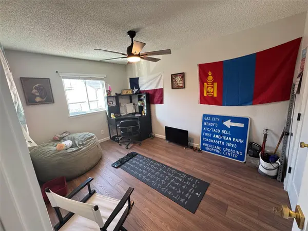 2401 Manor RD #118, Austin, TX 78722