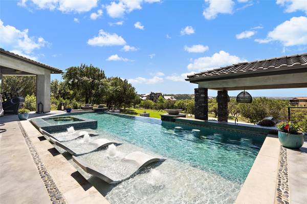 19204 Secretariat PL, Spicewood, TX 78669