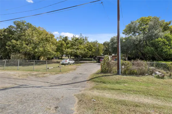 1322 N Interstate 35 FWY, San Marcos, TX 78666